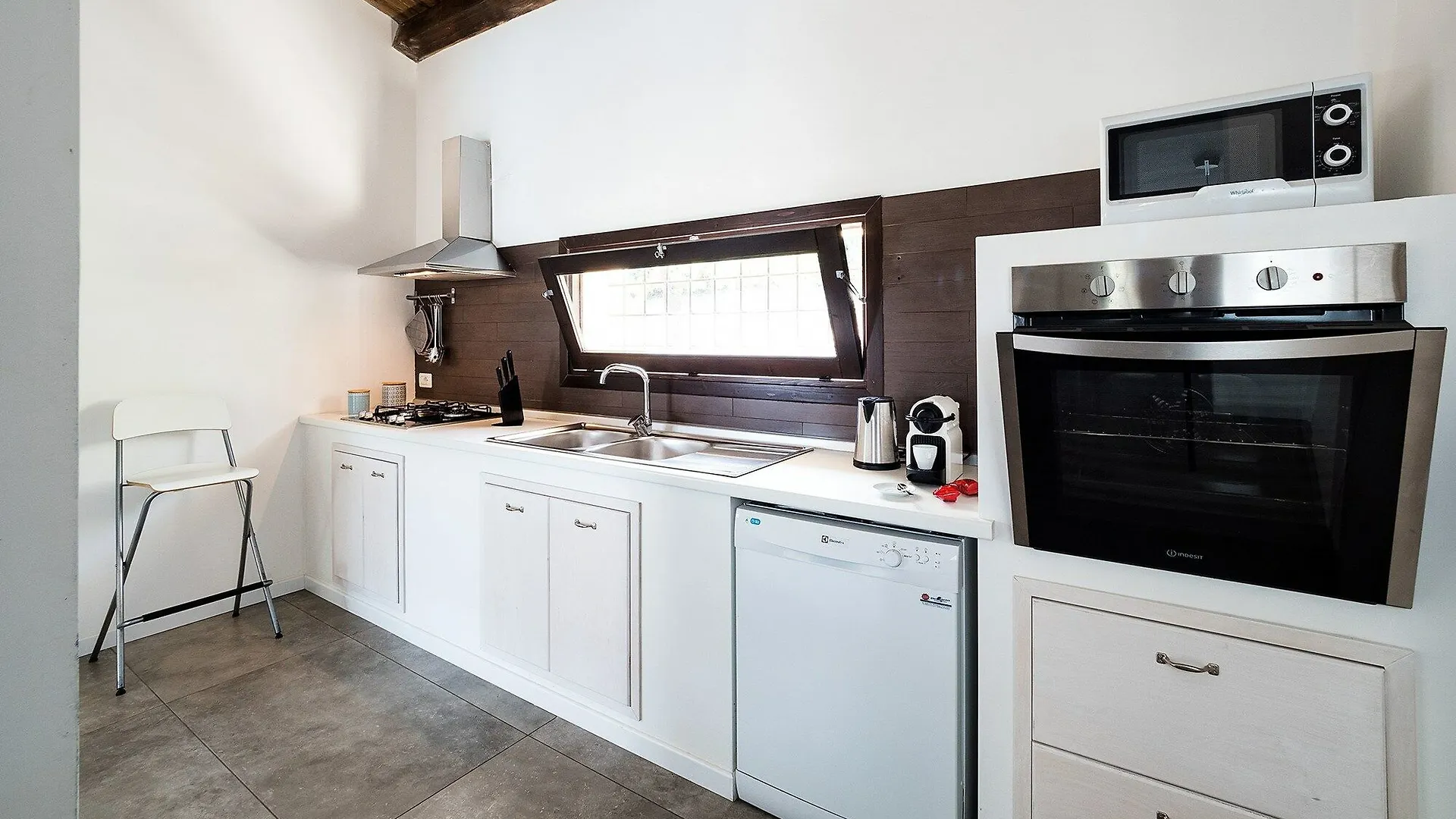 Villa Mara contacts